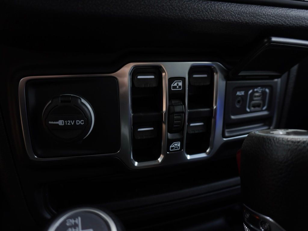 New 2024 Black Clear-Coat Exterior Paint Jeep 4-Door Sport S image 16