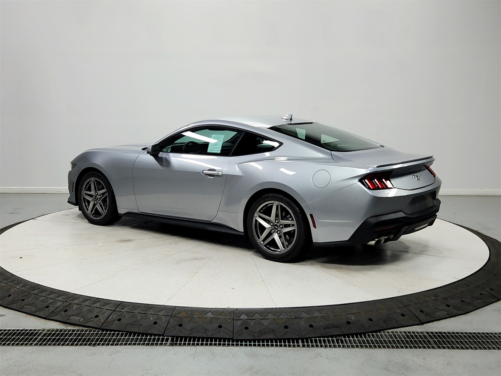 2025 Ford Mustang EcoBoost Premium photo 4