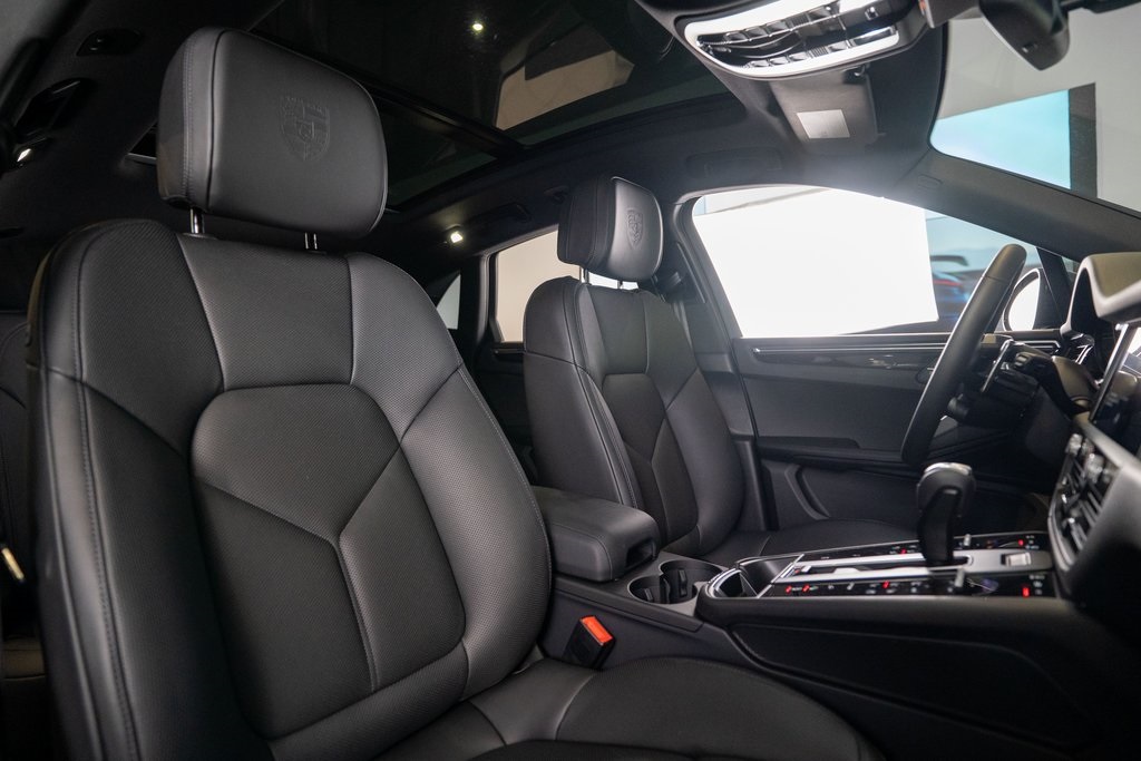 New 2025 Jet Black Metallic Porsche S image 16