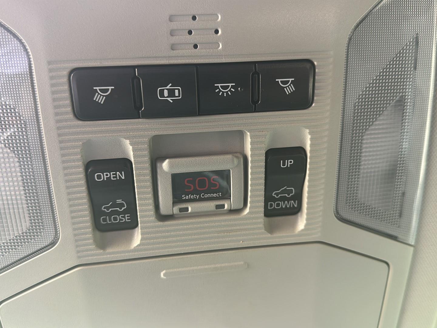 2019 Toyota RAV4 XLE photo 9