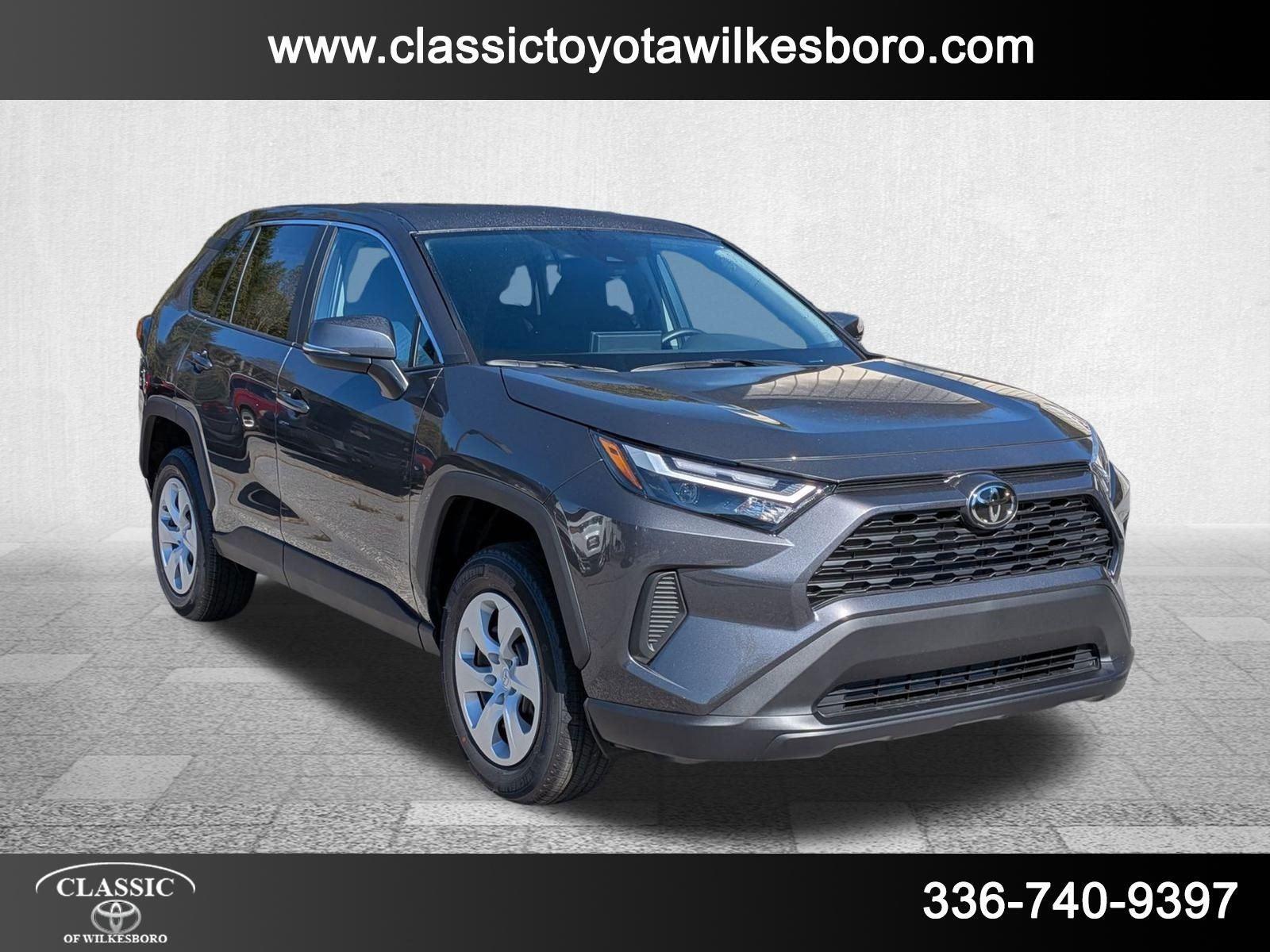 2025 Toyota RAV4 LE photo 3