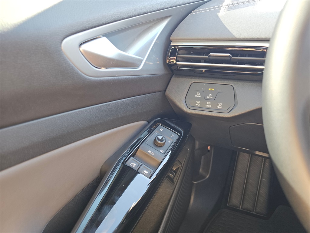 2024 Volkswagen ID.4 Pro S photo 27