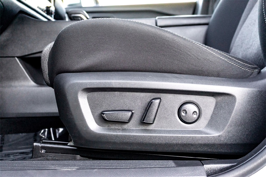 2024 Nissan Rogue SV photo 11