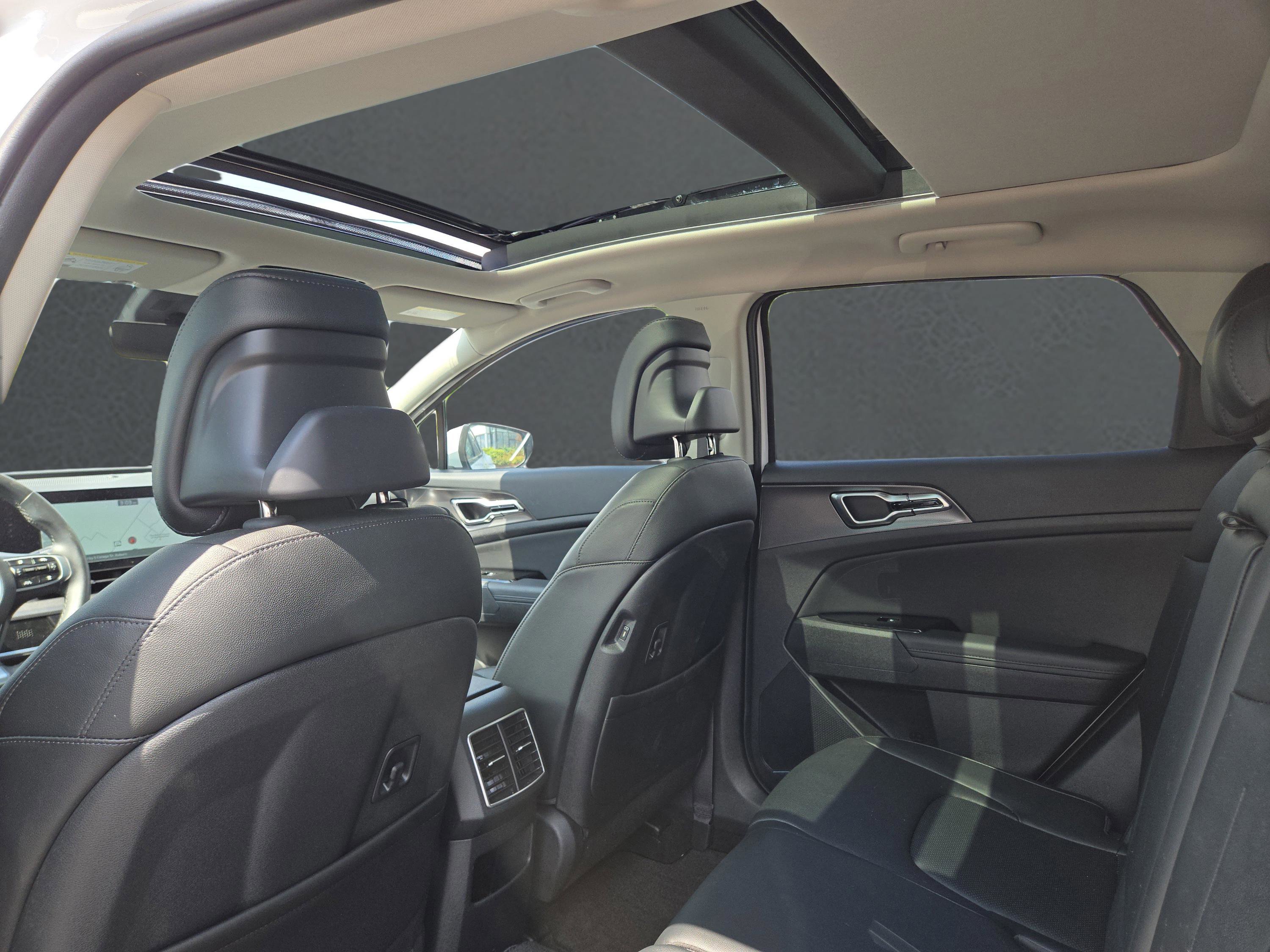 2025 Kia Sportage SX photo 16