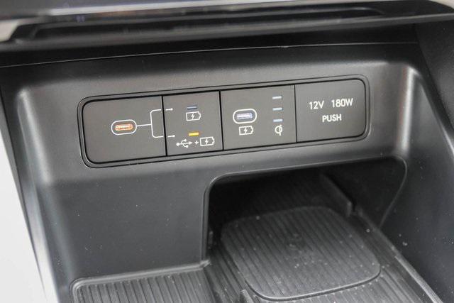 New 2025 White Hyundai SEL FWD image 15