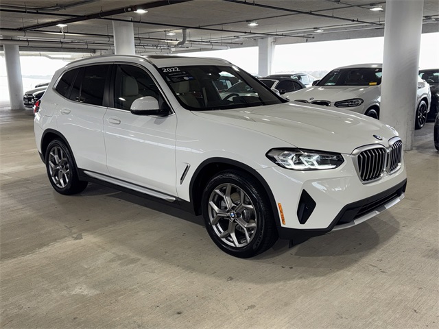 2022 BMW X3 30i's photo