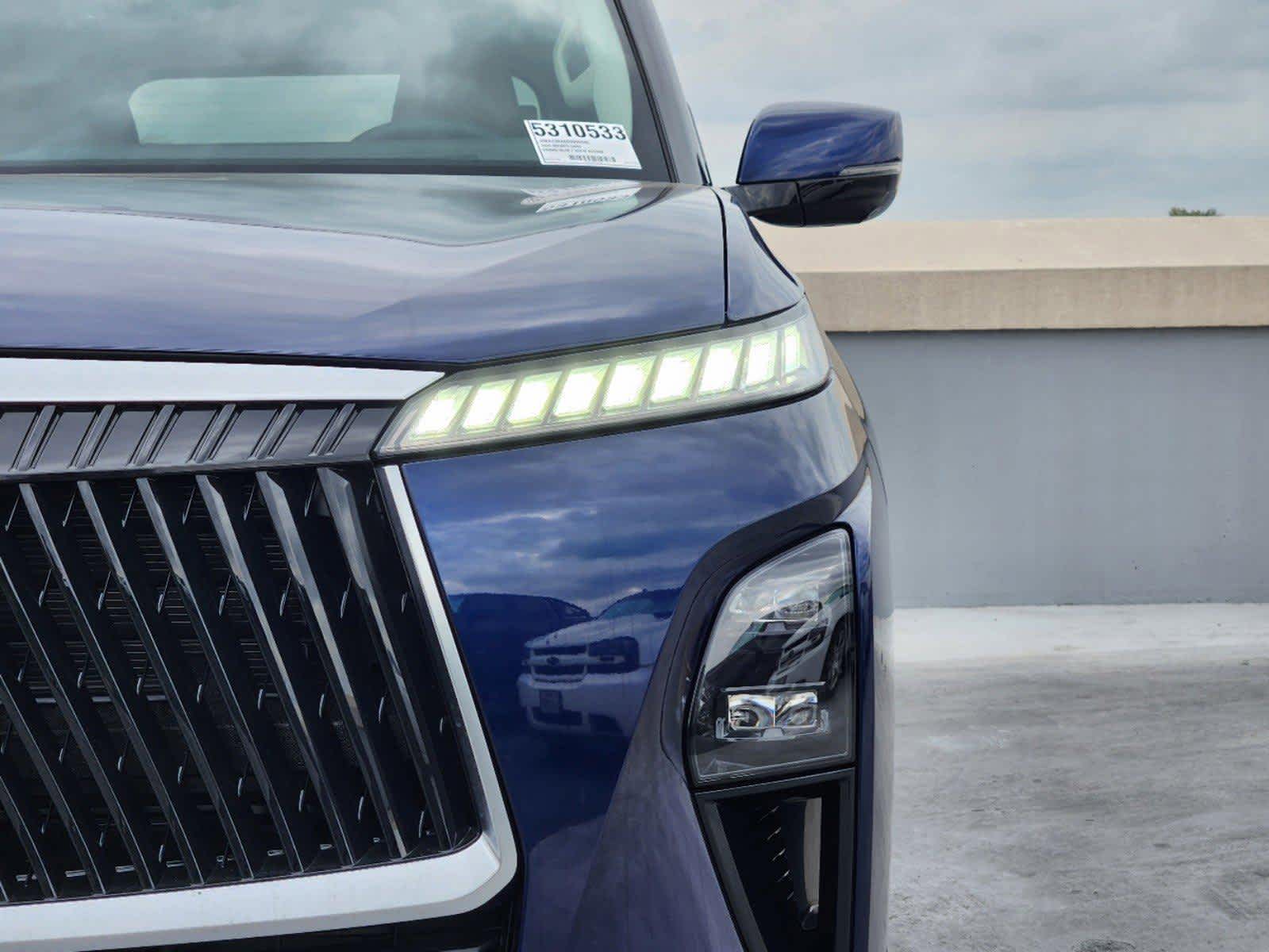 2025 Infiniti QX80 Luxe photo 4