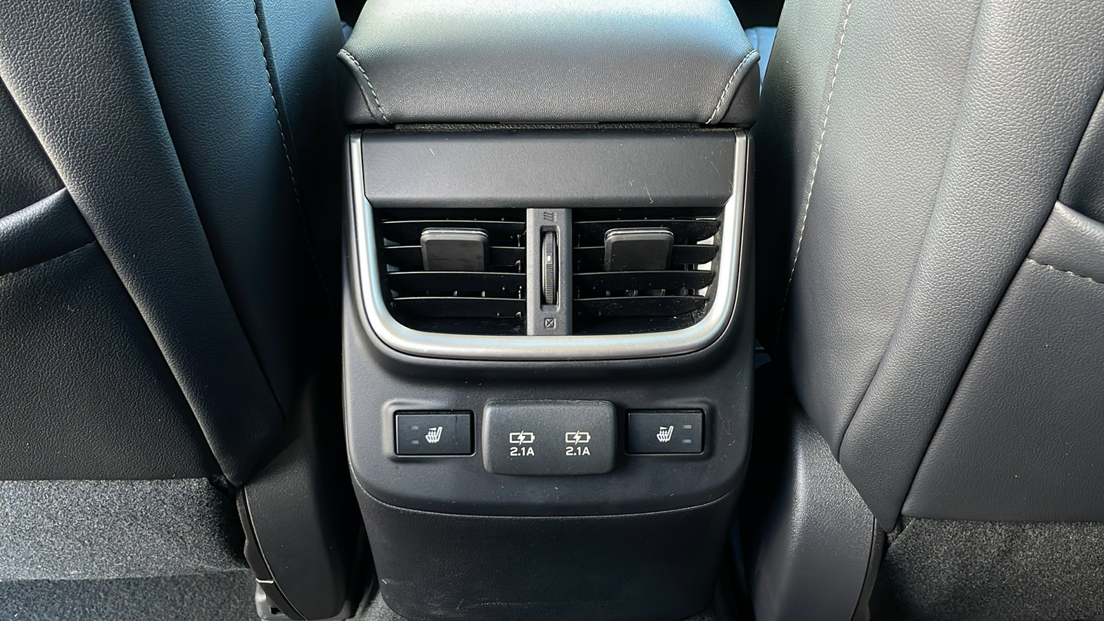 2022 Subaru Outback Limited photo 12