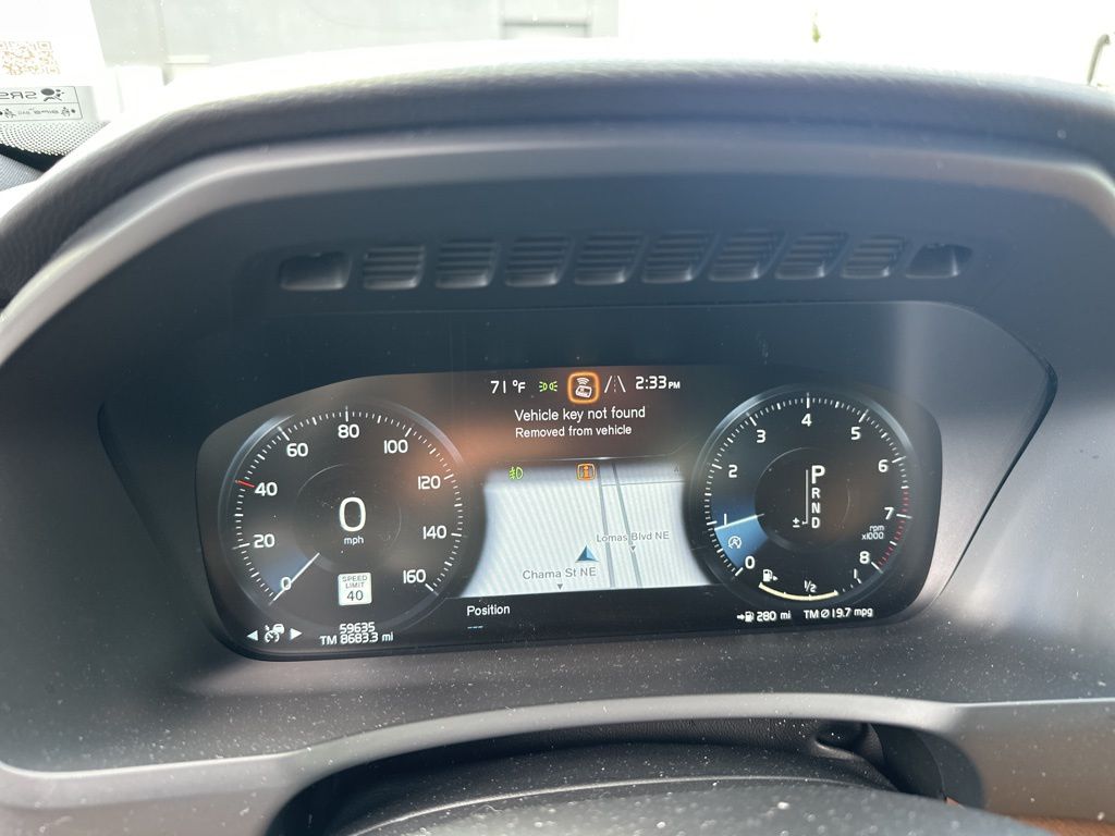 2017 Volvo XC90 T6 Inscription photo 14
