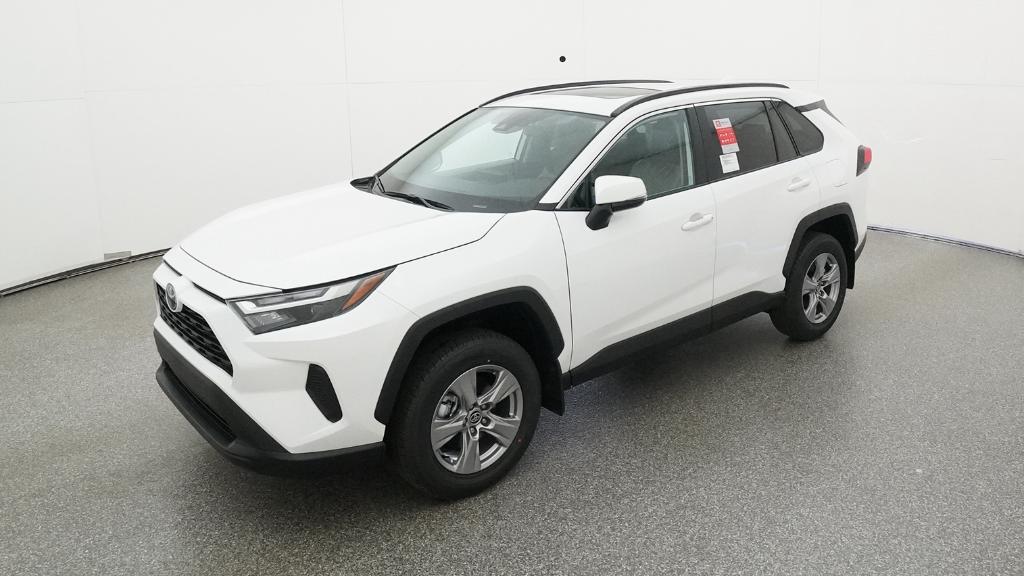 2025 Toyota RAV4 XLE's photo
