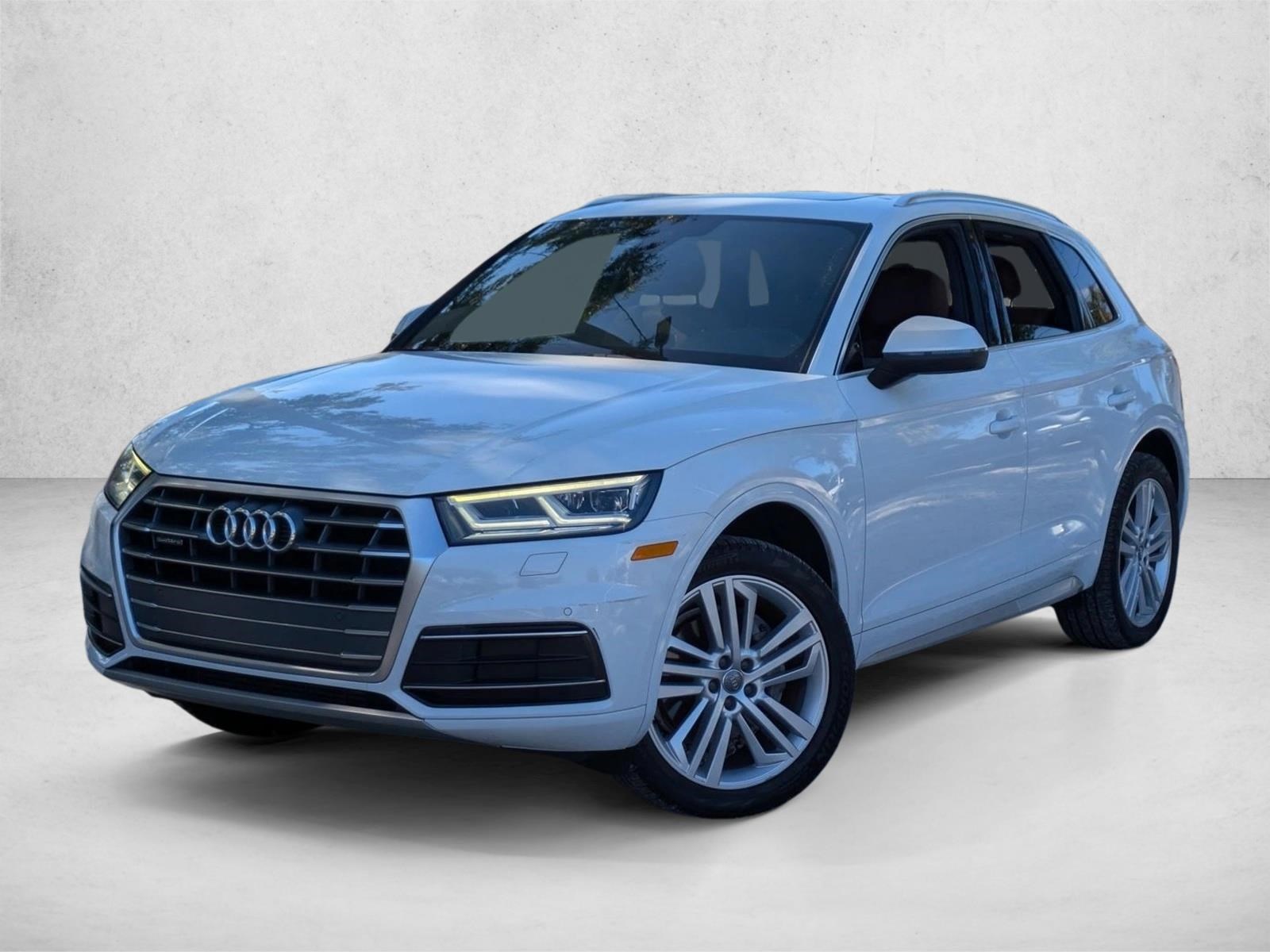 2019 Audi Q5 Premium Plus's photo