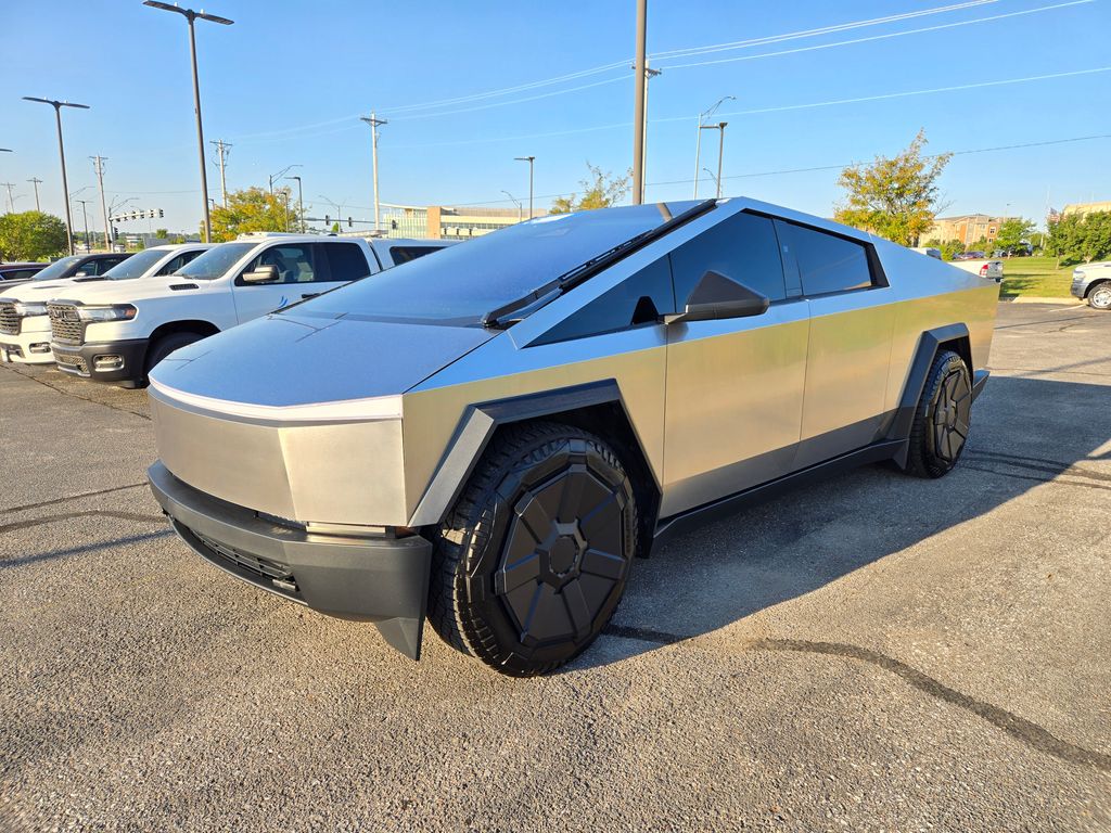 2024 Tesla Cybertruck photo 7