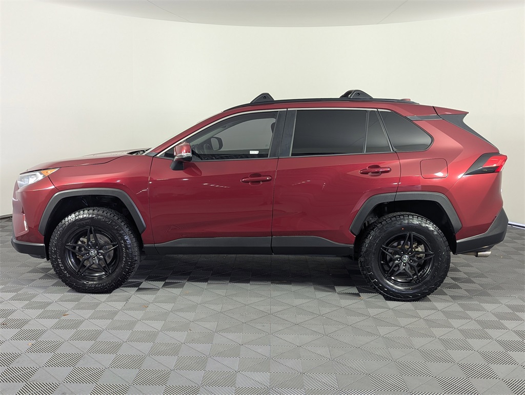 2019 Toyota RAV4 XLE photo 3