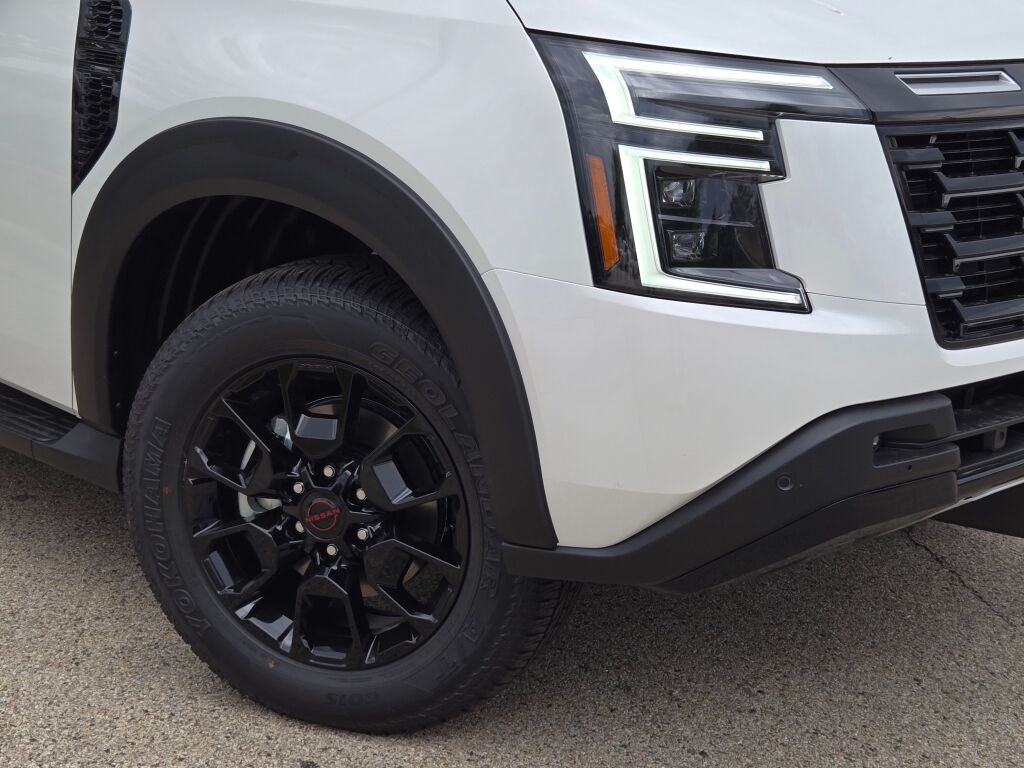2025 Nissan Armada photo 3