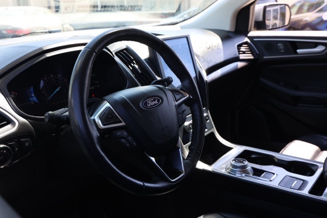 2023 Ford Edge SEL photo 13
