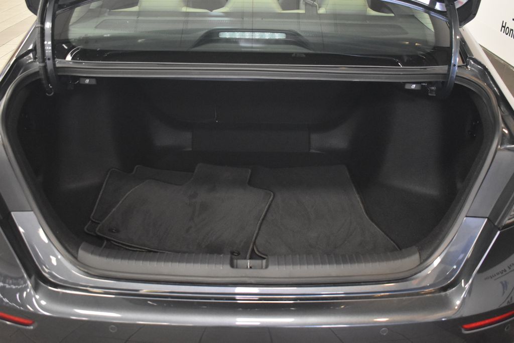 2023 Honda Accord Touring photo 5