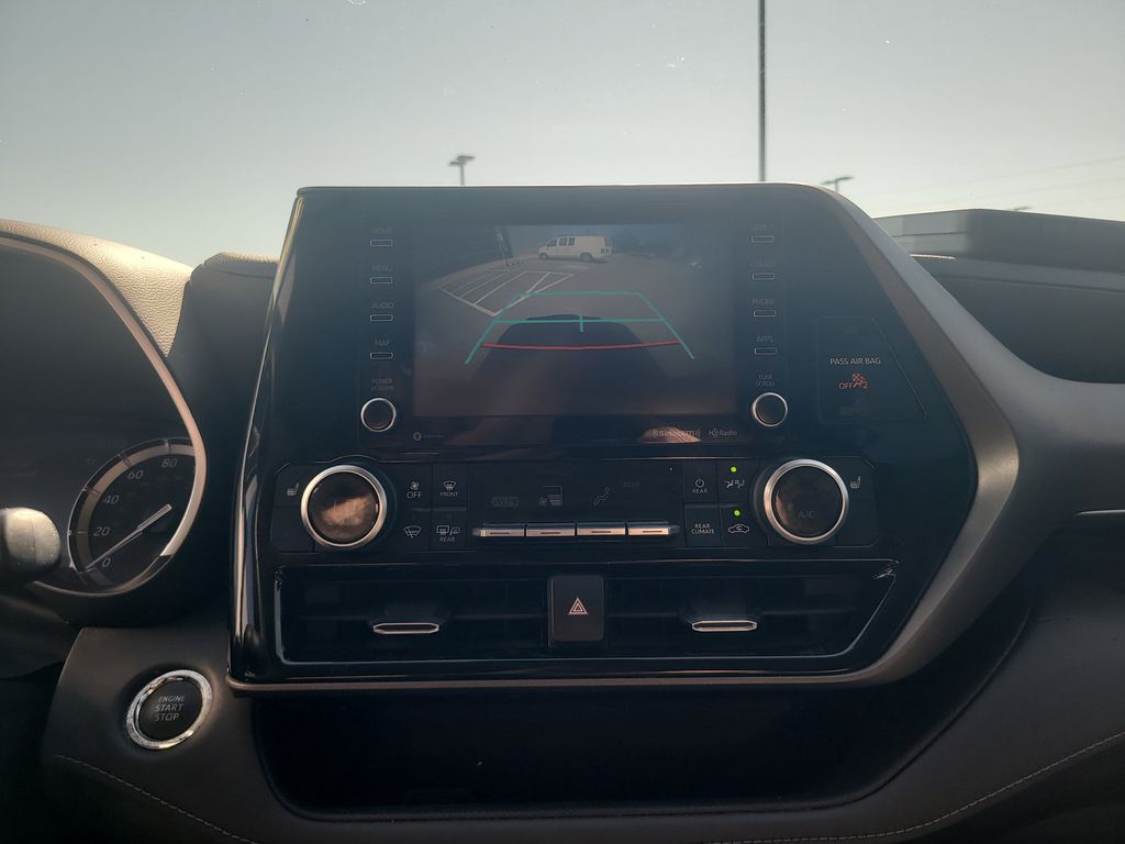 2022 Toyota Highlander XLE photo 21