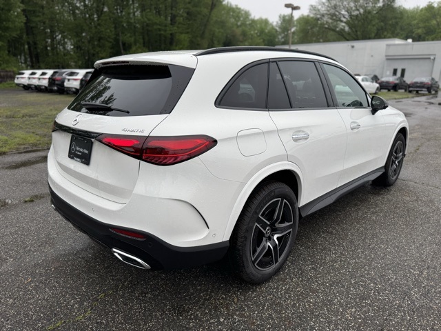 2025 Mercedes Benz GLC 300 4MATIC photo 3