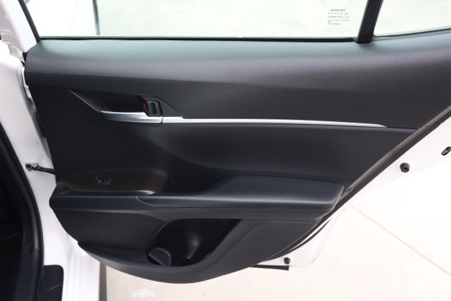 2023 Toyota Camry SE photo 17