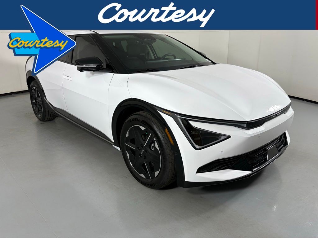 2025 Kia EV6 Wind's photo