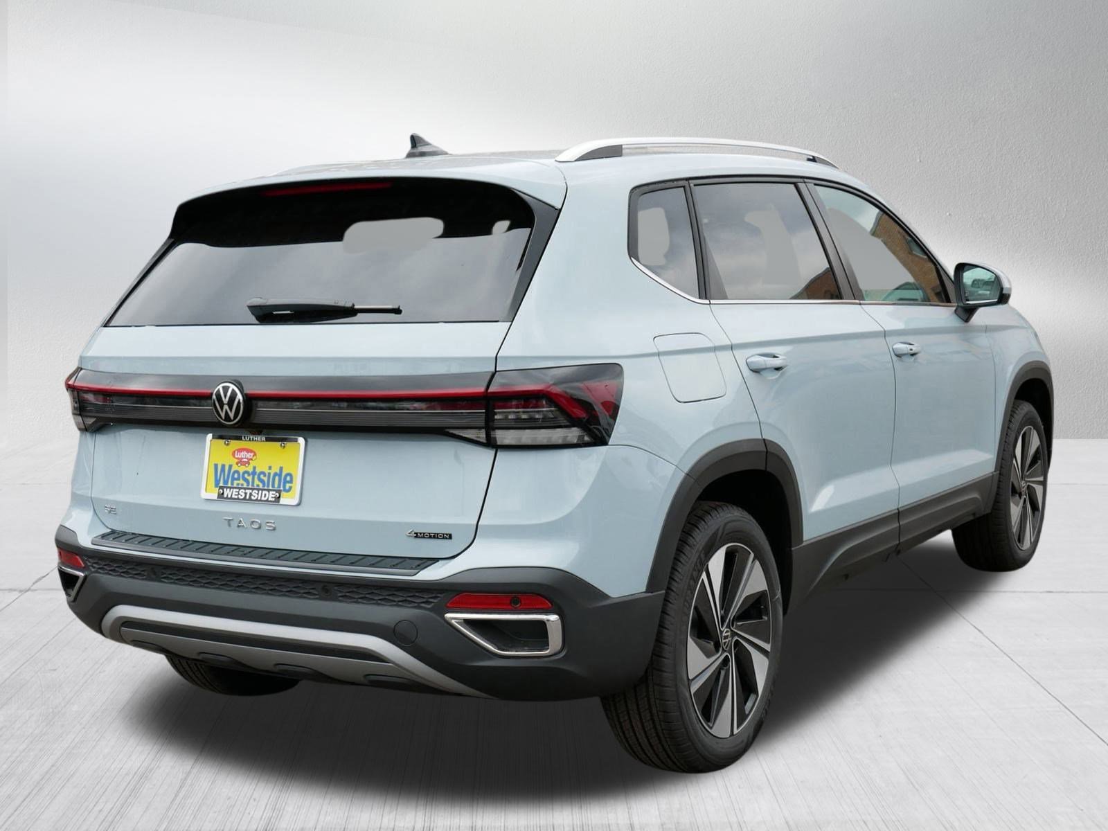 2025 Volkswagen Taos SE photo 2