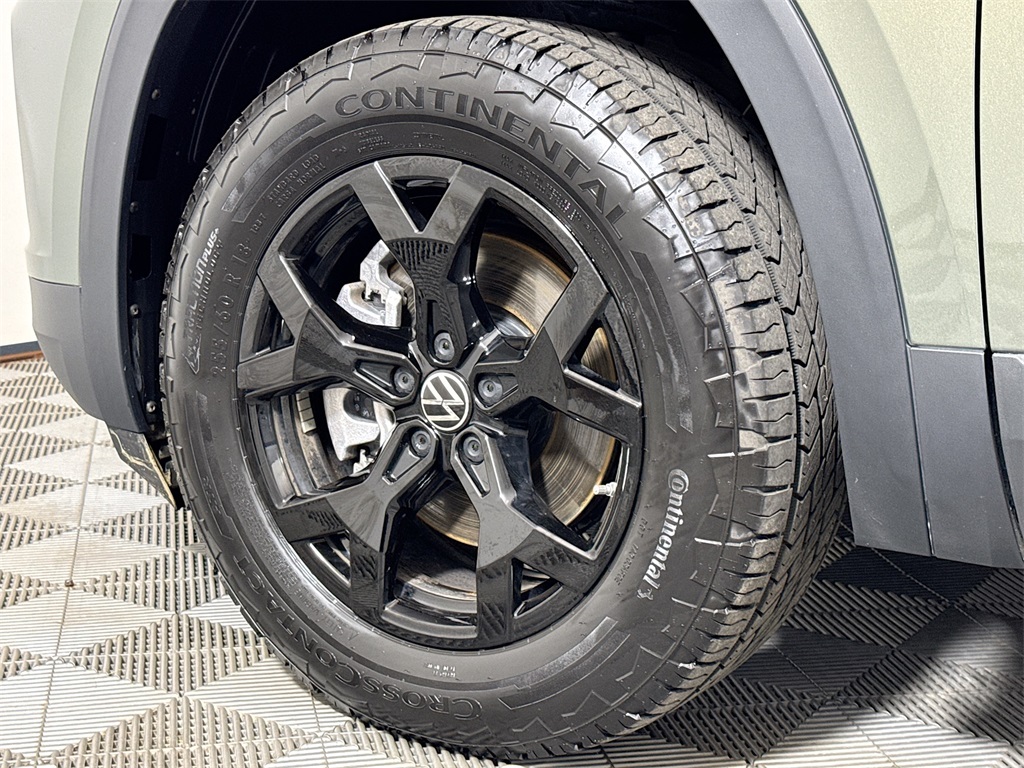 2024 Volkswagen Atlas Peak Edition SEL photo 28