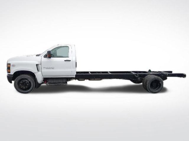 2024 Chevrolet Silverado 5500HD Work Truck photo 2