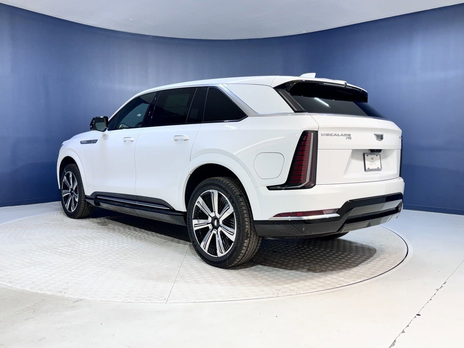 2025 Cadillac Escalade IQ Luxury photo 3