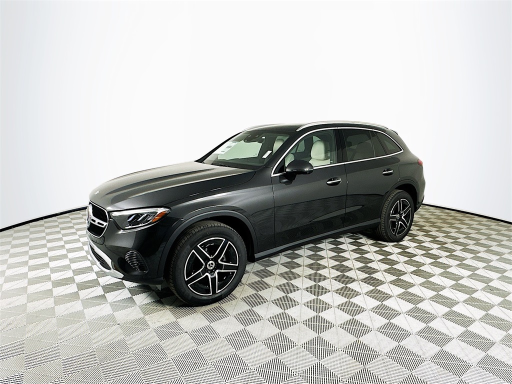 2026 Mercedes Benz GLC 300 4MATIC photo 3