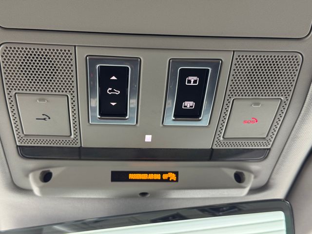 2020 Land Rover Defender 110 SE photo 31