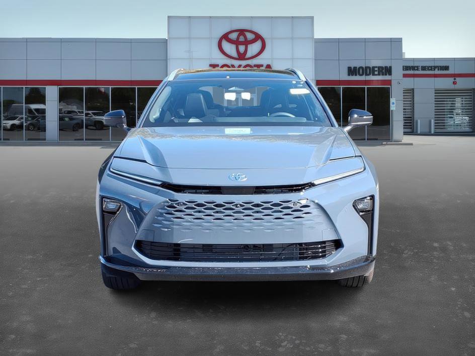 2025 Toyota Crown Signia Limited photo 2