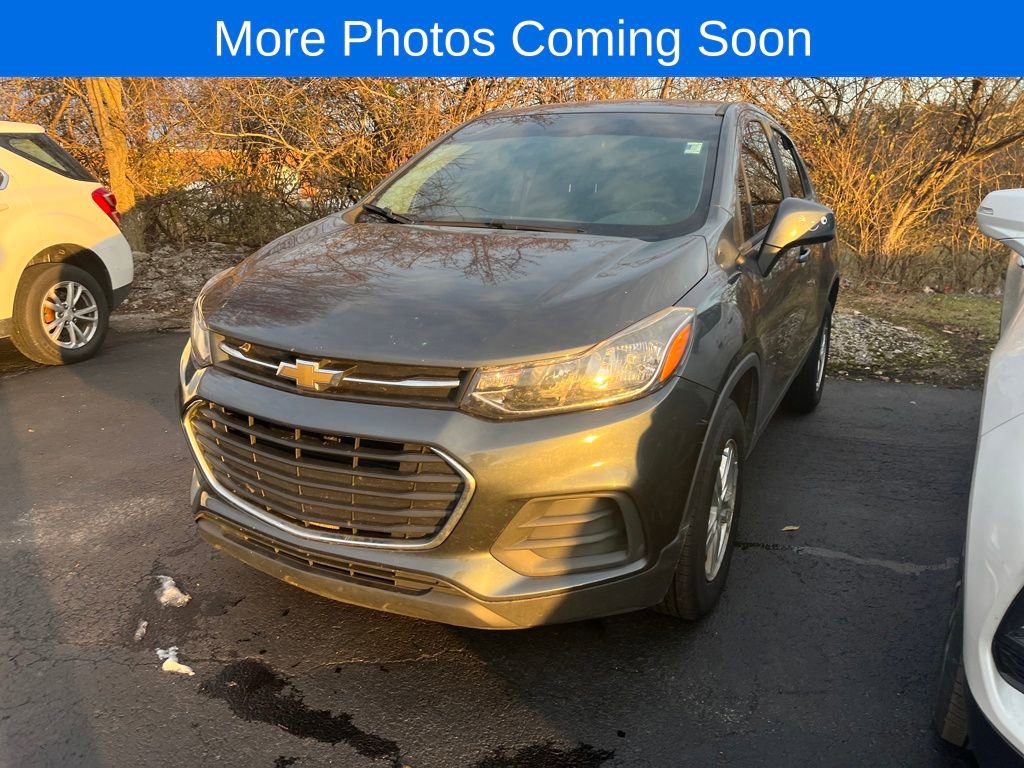 2021 Chevrolet Trax LS's photo