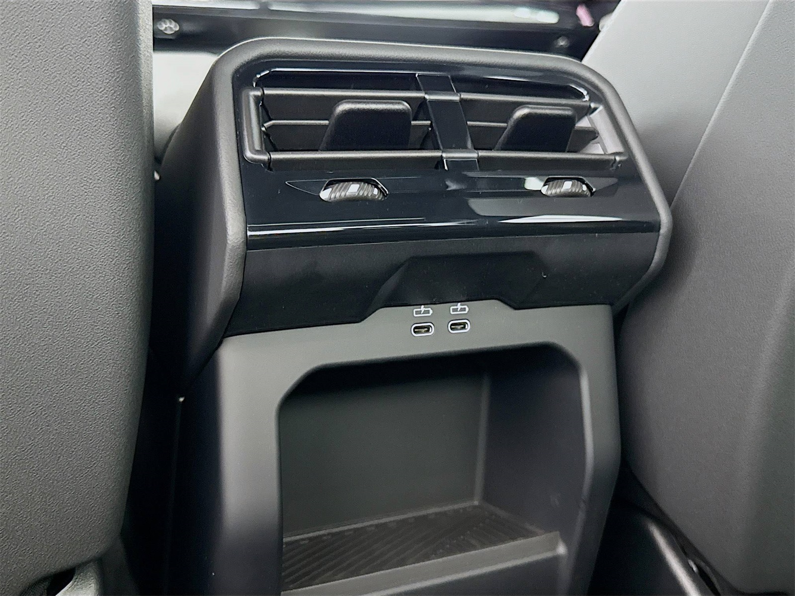 2026 Bmw 550e xDrive photo 25