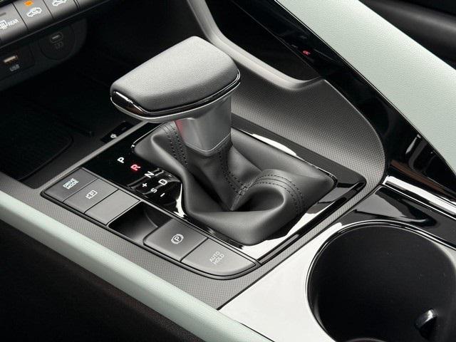 2025 Hyundai Elantra Hybrid Limited photo 13