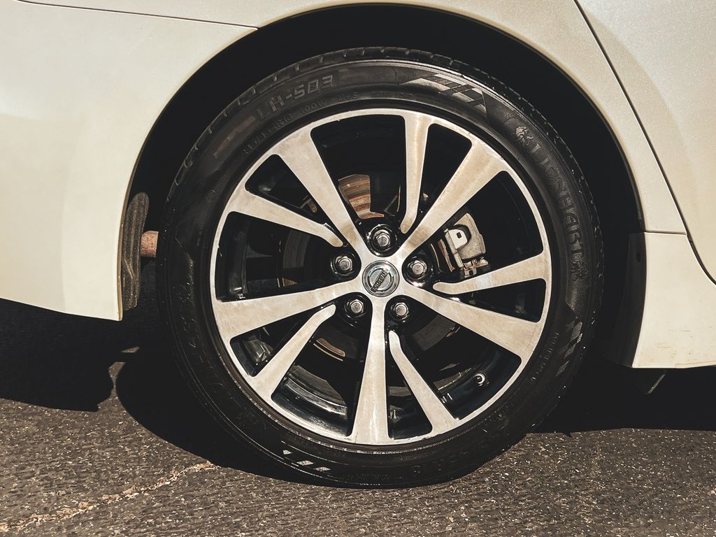 2018 Nissan Maxima SV photo 4