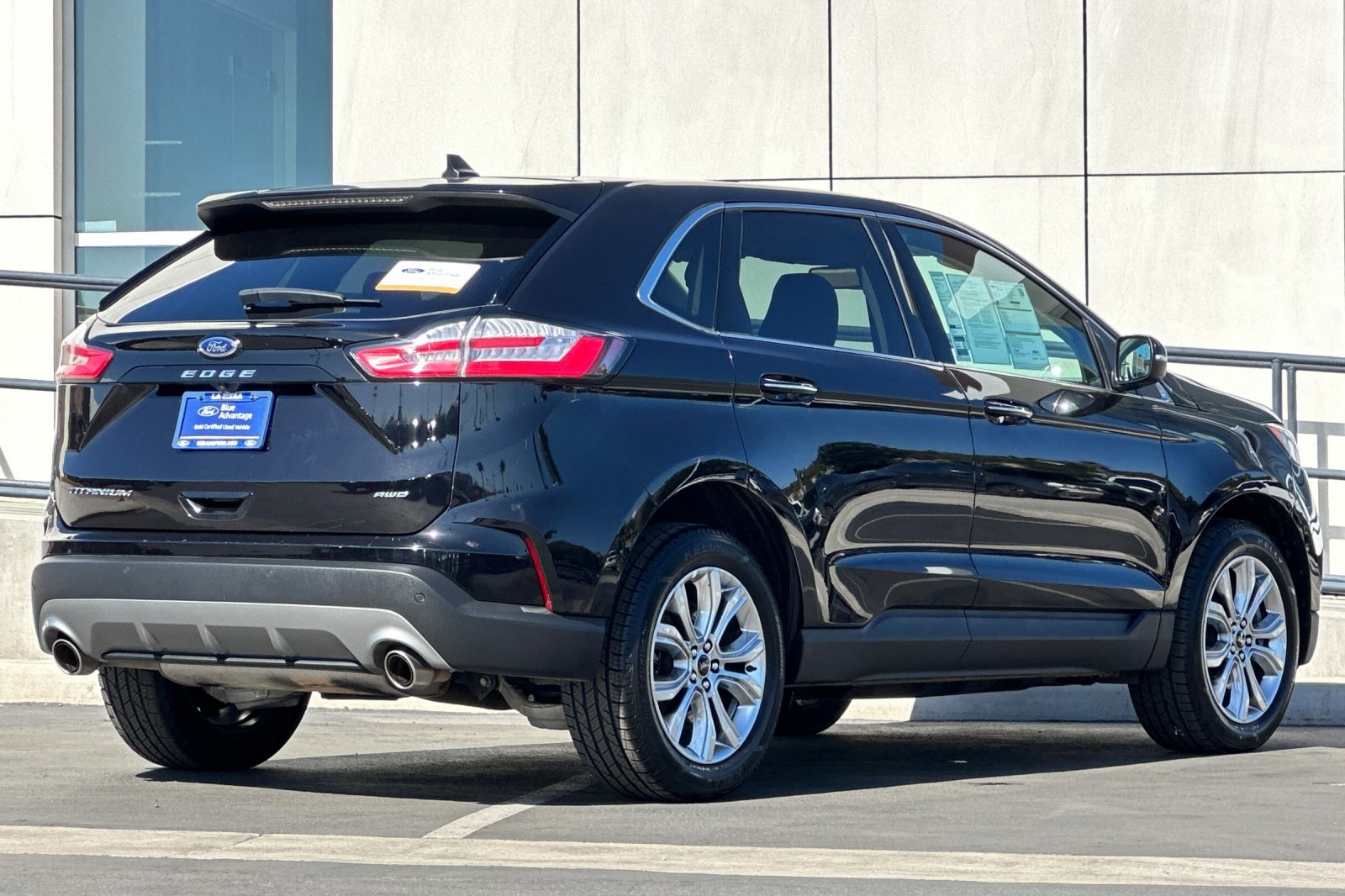 2024 Ford Edge Titanium photo 3