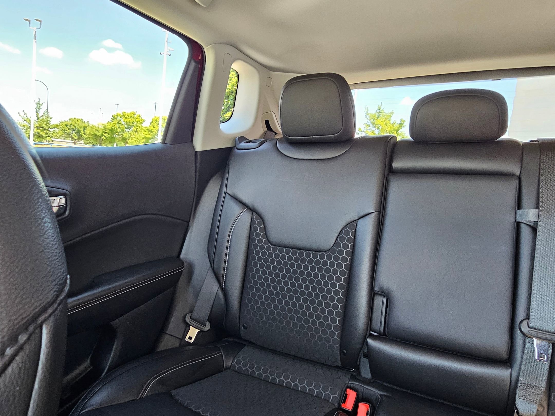 2021 Jeep Compass Latitude photo 23