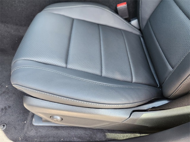 2025 Mercedes Benz GLS 450 4MATIC photo 10