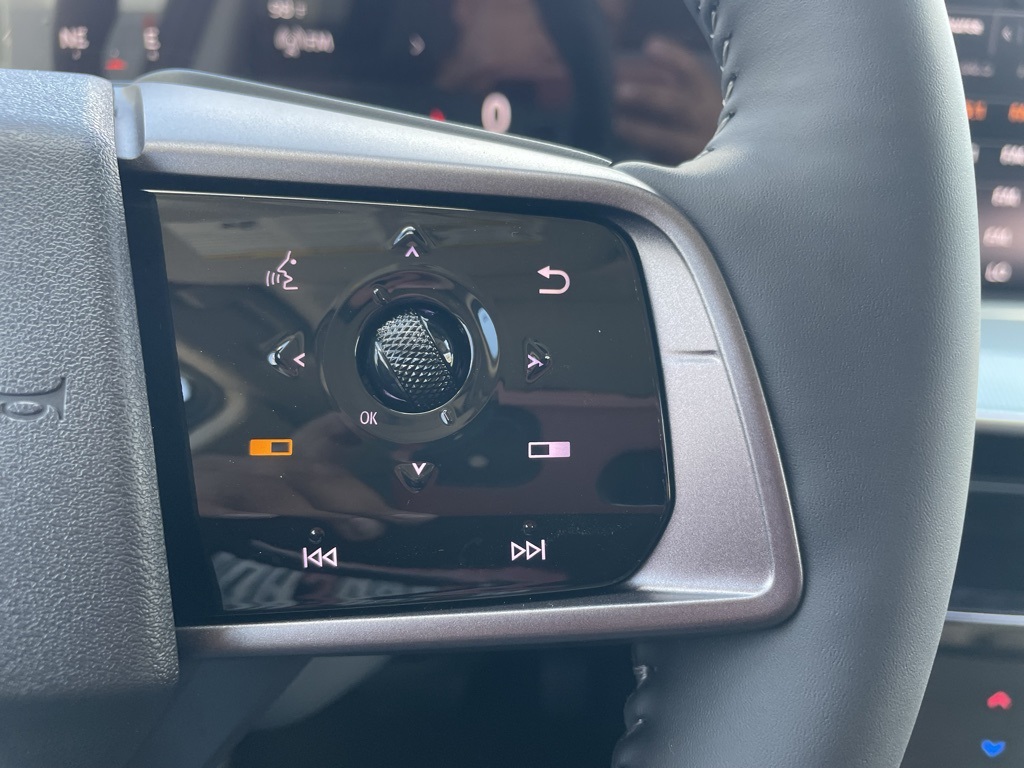 2025 Nissan Murano SL photo 9