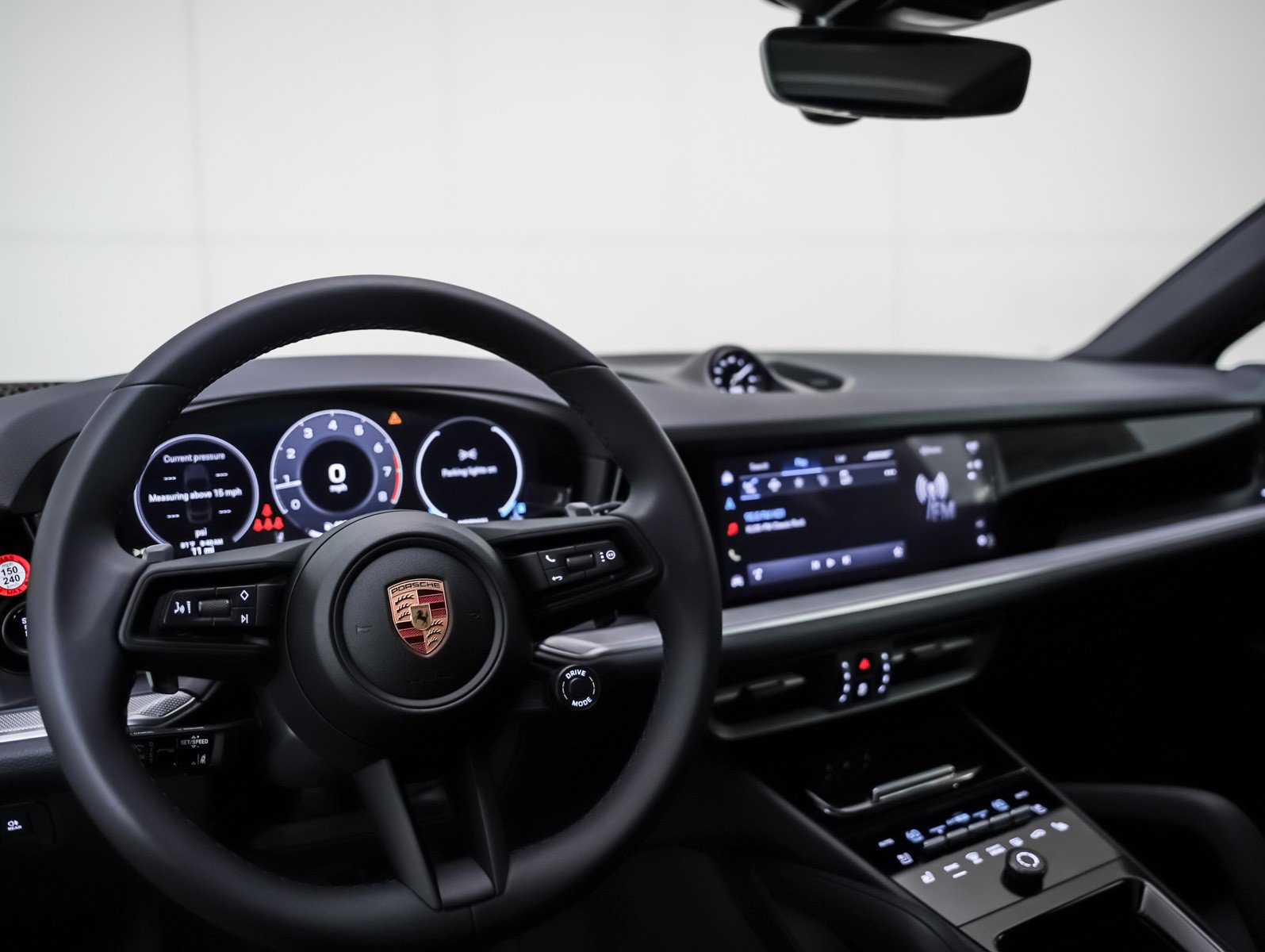 2025 Porsche Cayenne Coupe photo 4