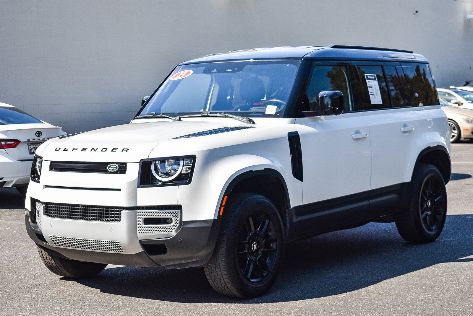 2023 Land Rover Defender S photo 3