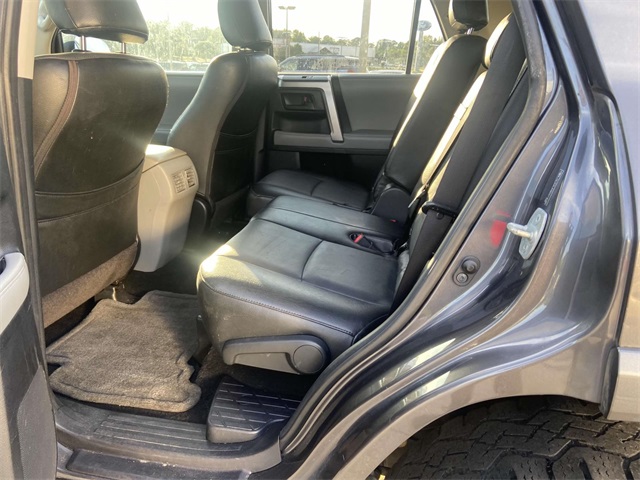 2011 Toyota 4Runner SR5 photo 9