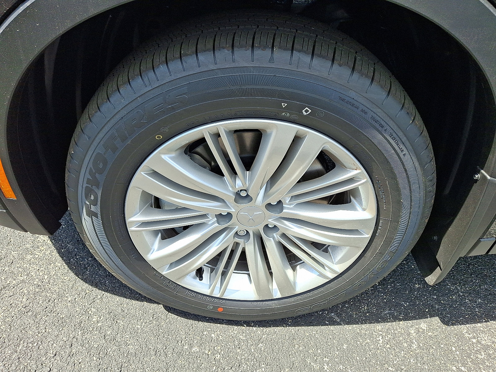 2025 Mitsubishi Outlander PHEV ES photo 4