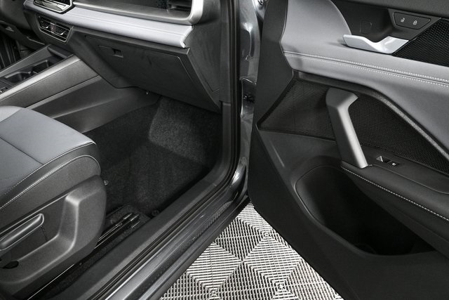 2025 Volkswagen Tiguan SE photo 22