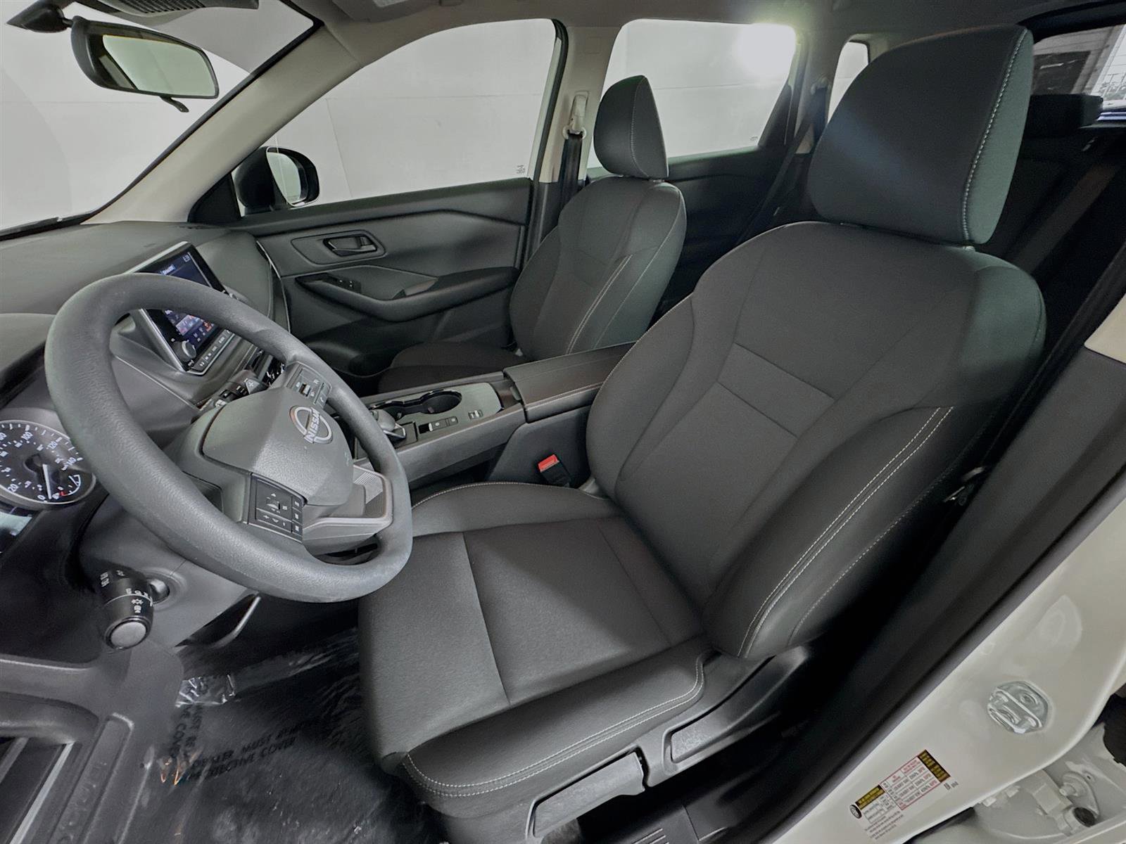 2025 Nissan Rogue S photo 6