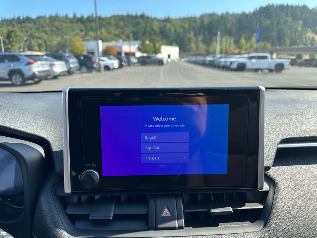 2025 Toyota RAV4 Hybrid XLE photo 17