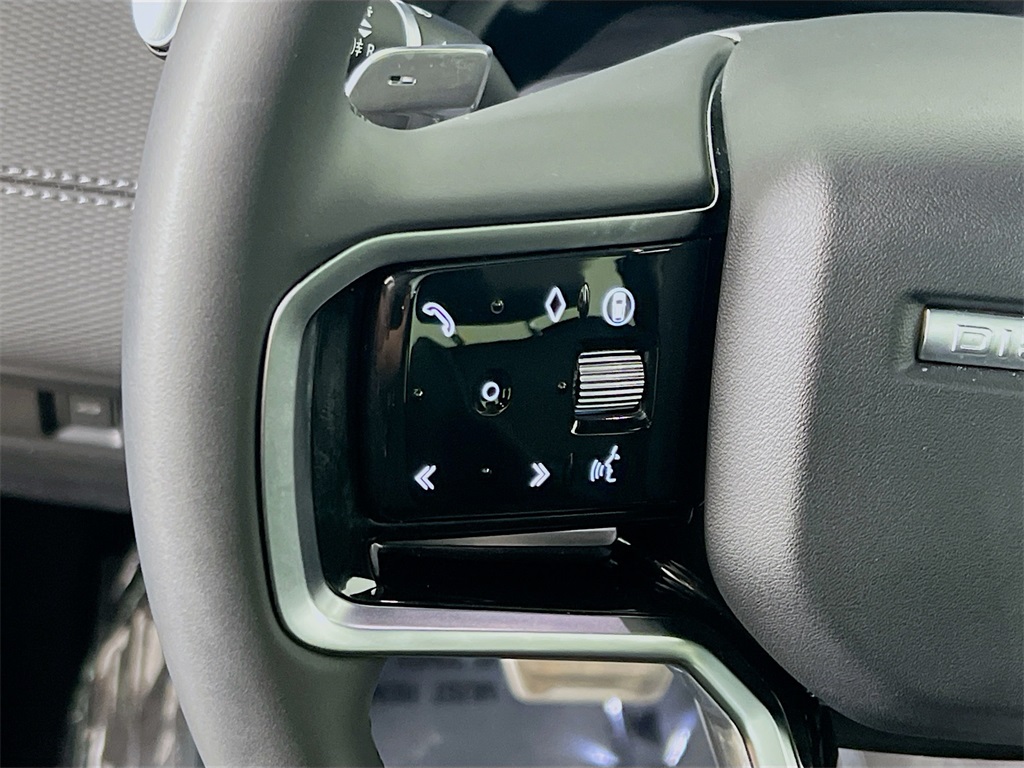 2025 Land Rover Discovery Sport Dynamic SE photo 9