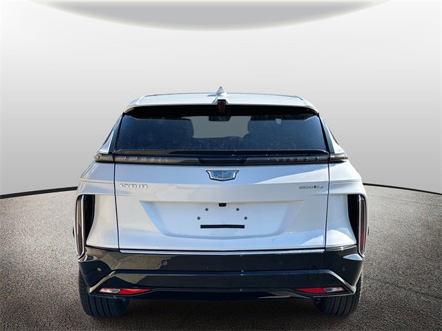 2025 Cadillac Lyriq Luxury photo 3