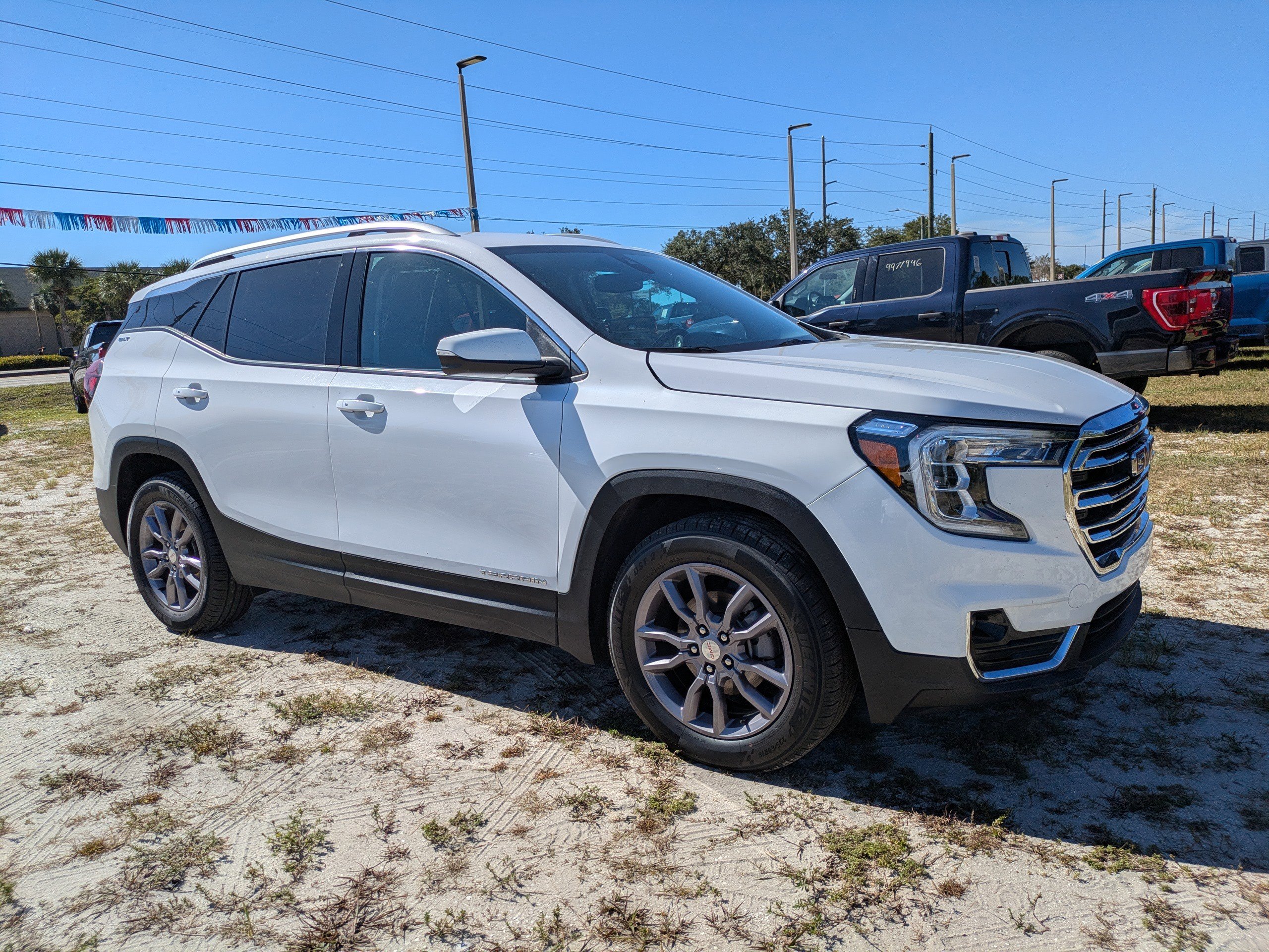 2023 Gmc Terrain SLT photo 2