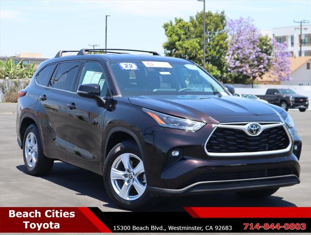Certified Used 2022 OPULENT AMBER Toyota  image 1